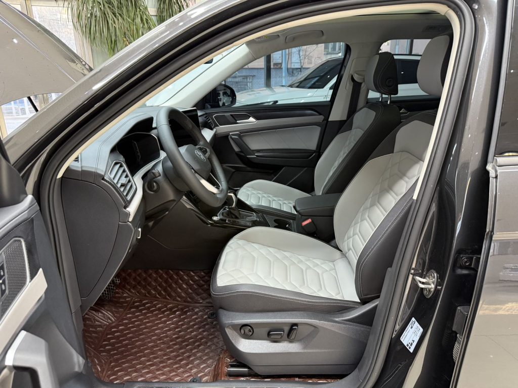 Volkswagen TAYRON 2023 года, черный, 280TSI, 2WD, версия «Luxury Plus Advanced» - Huishida Trading