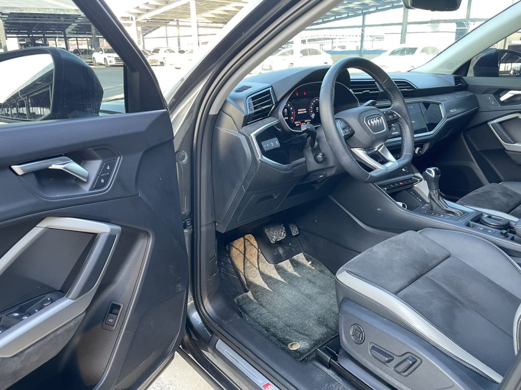 Audi Q3 2021 модельного года 35 TFSI, версия «Sporty» - Huishida Trading