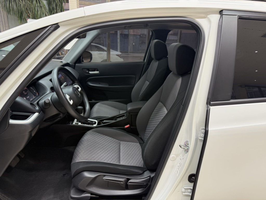 Honda Fit 2022 года, 1,5 л, CVT, версия «Chao Xiang» с люком - Huishida Trading