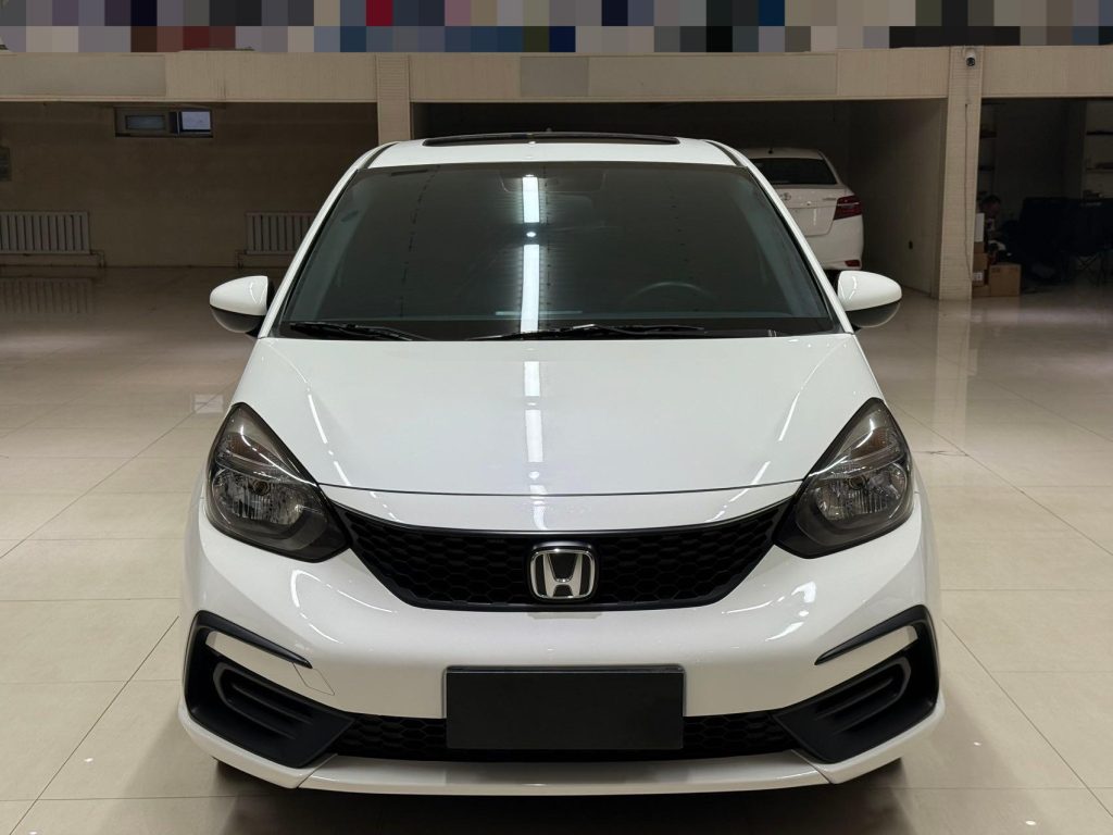 Honda Fit 2022 года, 1,5 л, CVT, версия «Chao Xiang» с люком - Huishida Trading