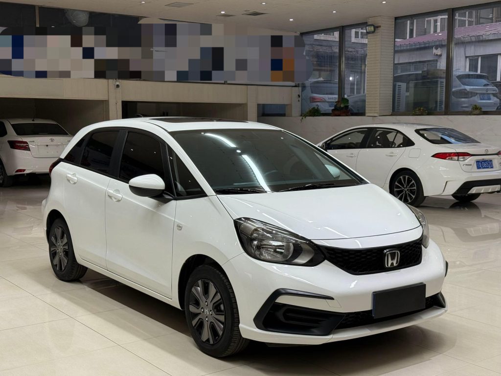 Honda Fit 2022 года, 1,5 л, CVT, версия «Chao Xiang» с люком - Huishida Trading