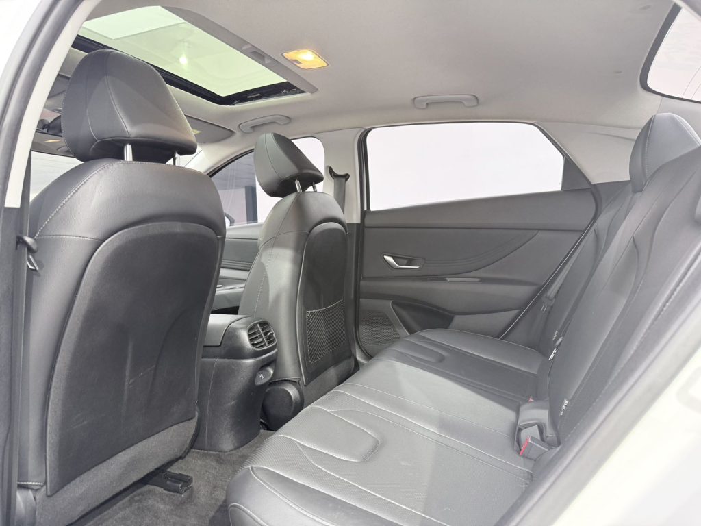 Hyundai Elantra, 2023 модельный год, 1,5 л, CVT, версия LUX - Huishida Trading