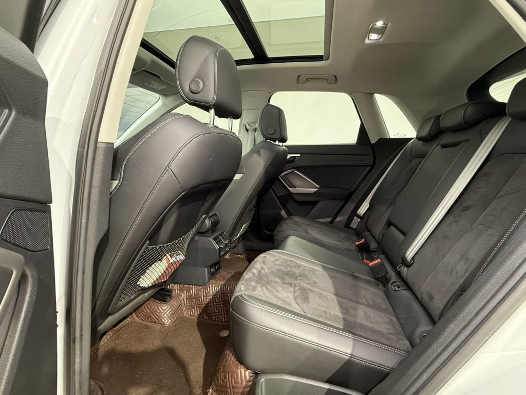 Audi Q3 2022 года, белый, версия 35TFSI Sport - Huishida Trading