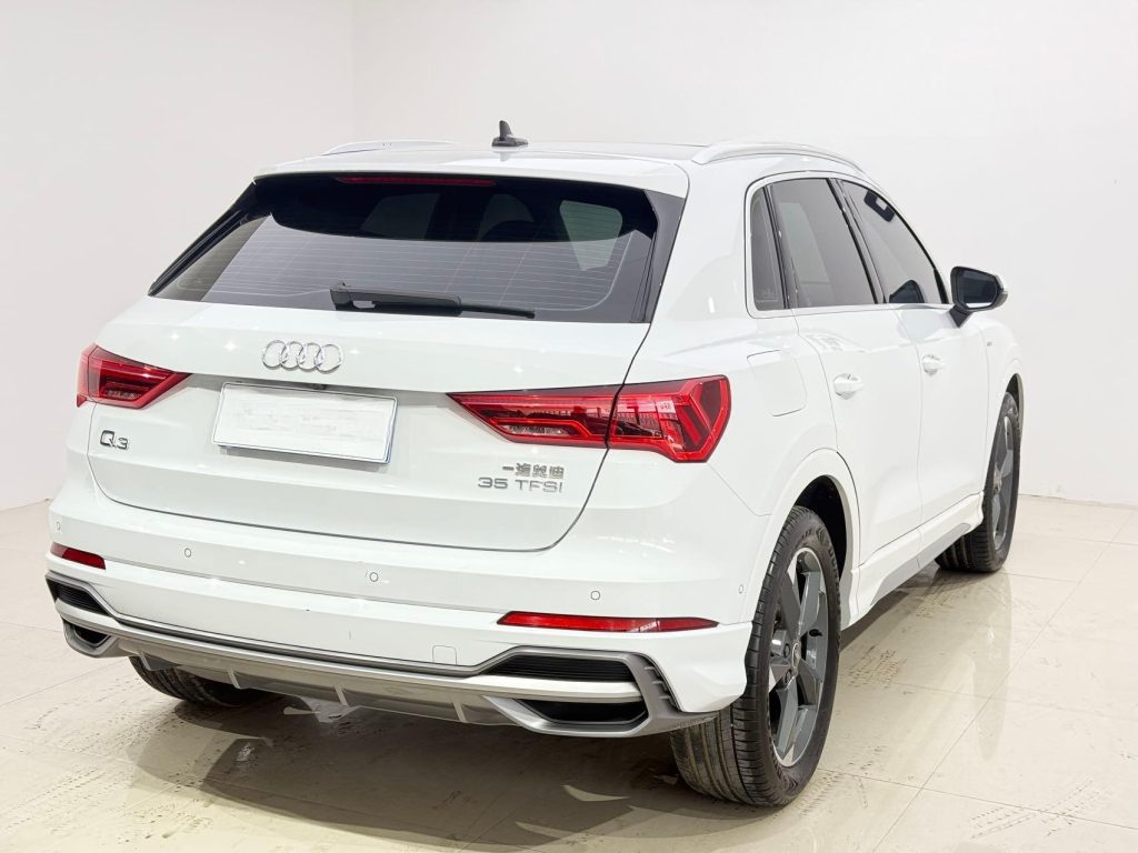 Audi Q3 2022 года, белый, версия 35TFSI Sport - Huishida Trading