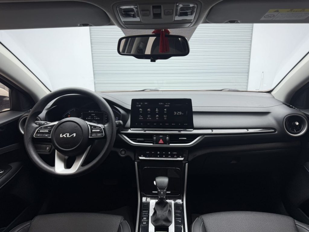 Kia K3, 2021 г. выпуска, 1,5 л, CVT, версия «Fashion» - Huishida Trading