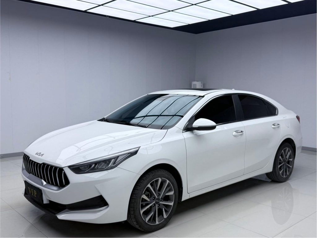 Kia K3, 2021 г. выпуска, 1,5 л, CVT, версия «Fashion» - Huishida Trading