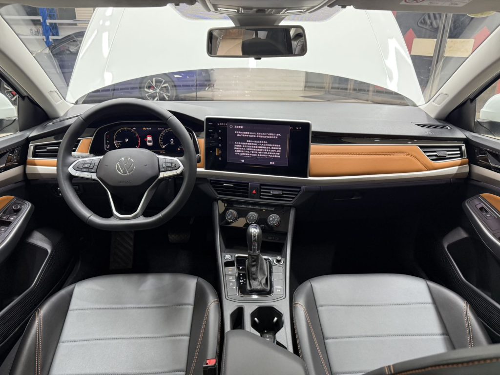 Volkswagen Bora, 2023 модельный год, 200TSI DSG Smart Drive PRO - Huishida Trading