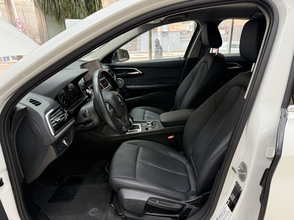 BMW 1 серии 2021 модельный год, обновленная версия 120i M Sport - Huishida Trading