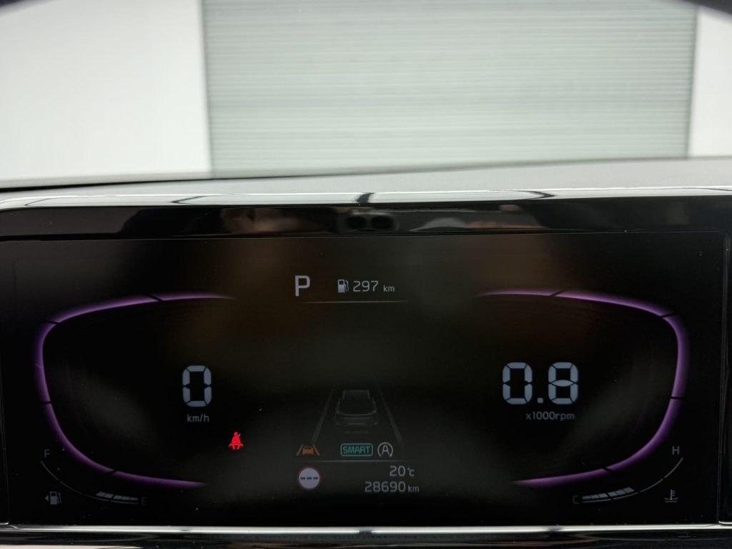 Kia Seltos, белый, 2023 г. выпуска, 1,5 л, CVT, версия «Люкс» - Huishida Trading