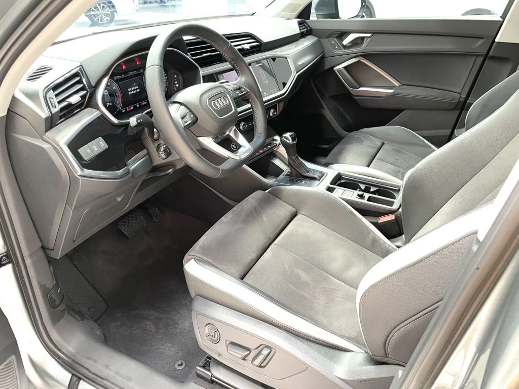 Audi Q3, 2022 модельный год, 35 TFSI, версия «Sporty», стандарты выбросов China VI - Huishida Trading