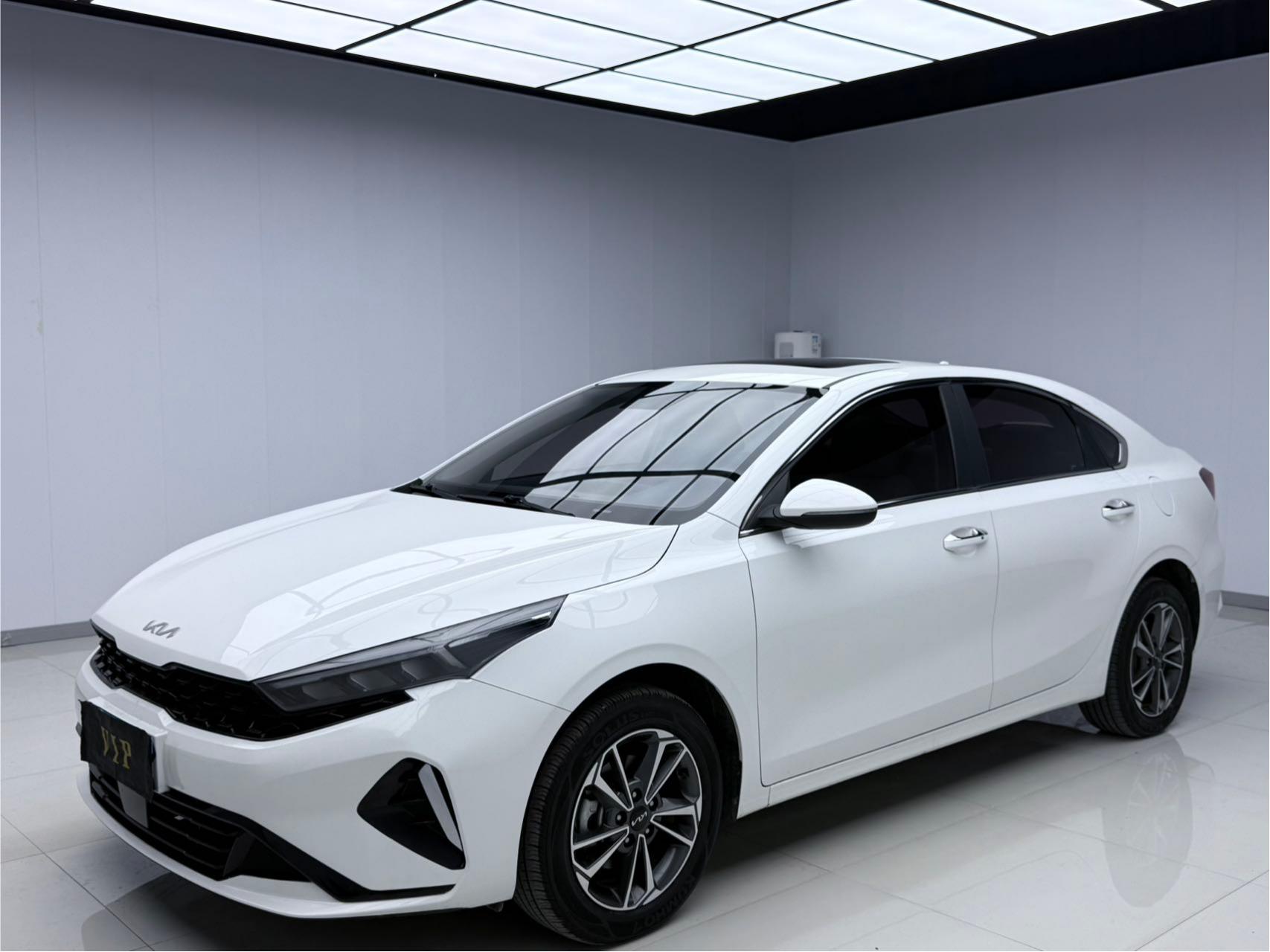 Kia K3,  2023 модельный год, 1,5 л, CVT, версия «Люкс»