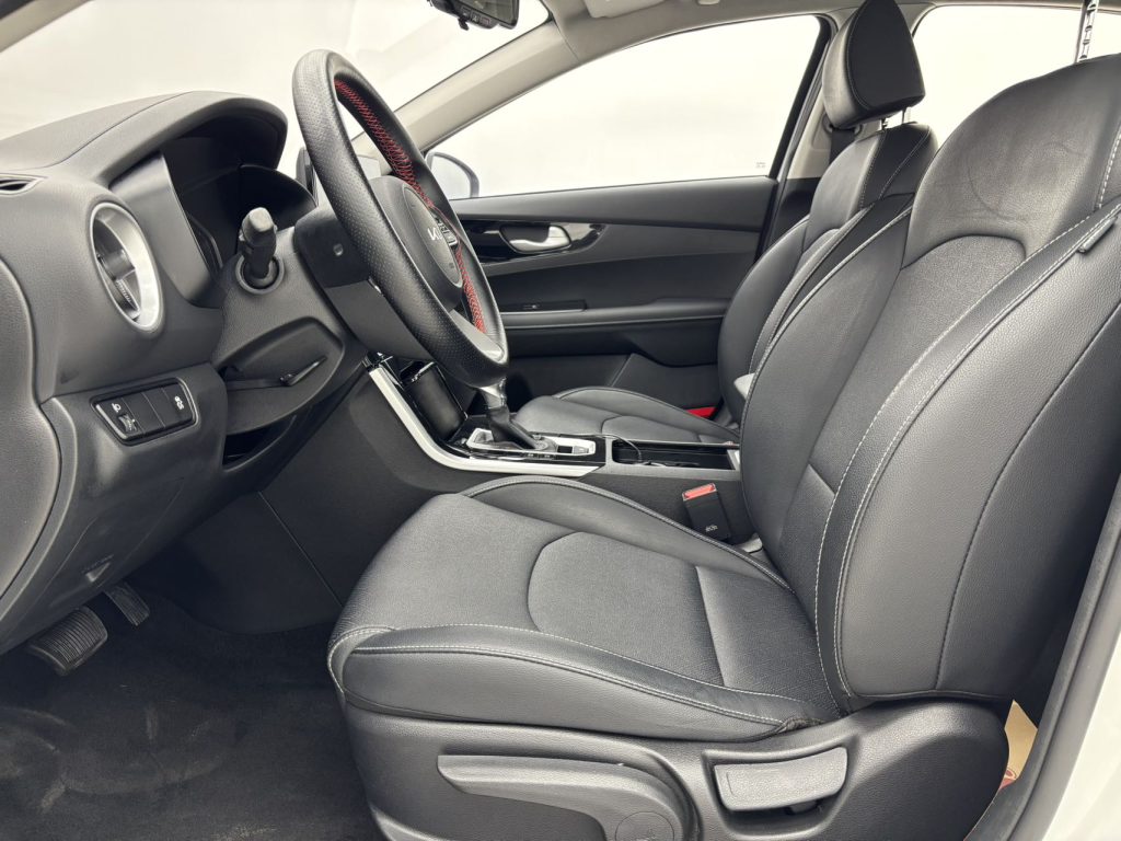 Kia K3 2021 года выпуска,обновленная версия, 1,5 л, CVT, версия «Fashion» - AUTO STAR