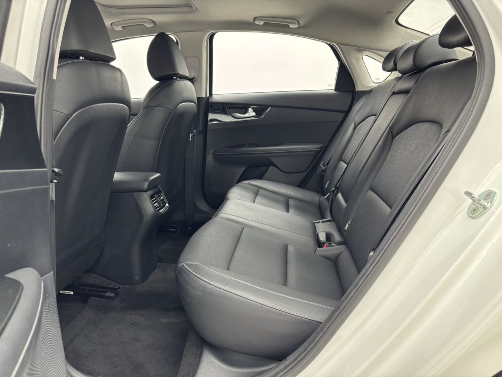 Kia K3 2021 года выпуска,обновленная версия, 1,5 л, CVT, версия «Fashion» - AUTO STAR