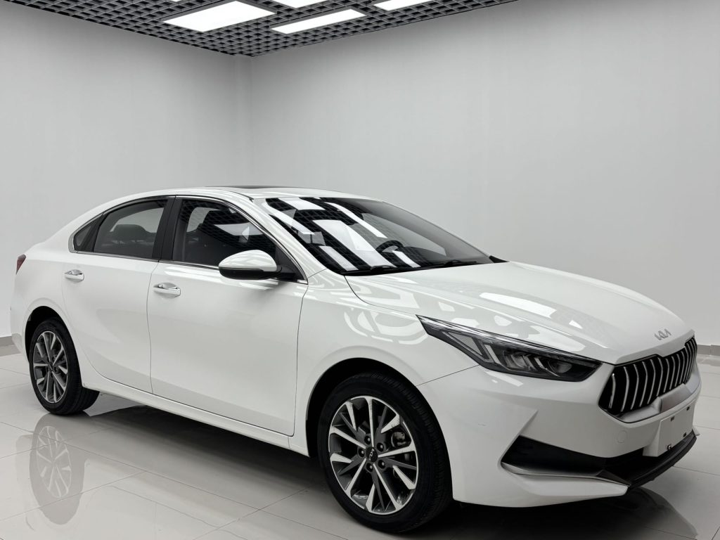 Kia K3 2021 года выпуска,обновленная версия, 1,5 л, CVT, версия «Fashion» - AUTO STAR