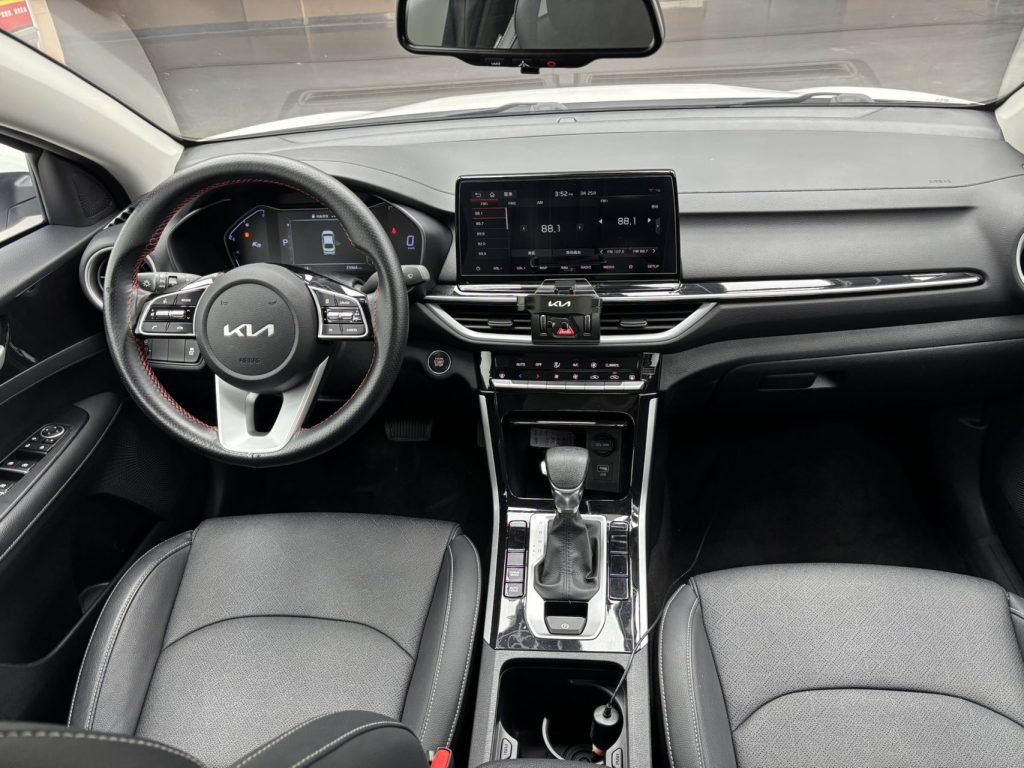 Kia K3 2021 года выпуска,обновленная версия, 1,5 л, CVT, версия «Fashion» - AUTO STAR