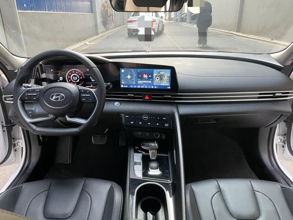 Hyundai Elantra, 2022 модельный год, 1,5 л, CVT, версия LUX, стандарты выбросов - AUTO STAR