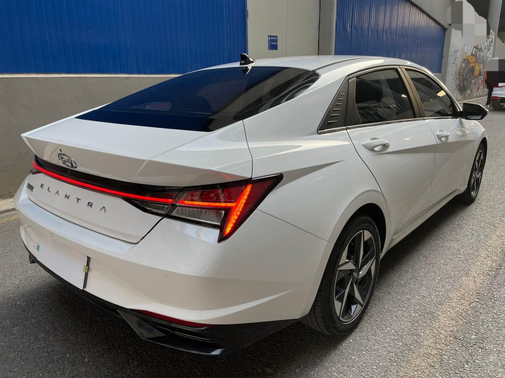 Hyundai Elantra, 2022 модельный год, 1,5 л, CVT, версия LUX, стандарты выбросов - AUTO STAR