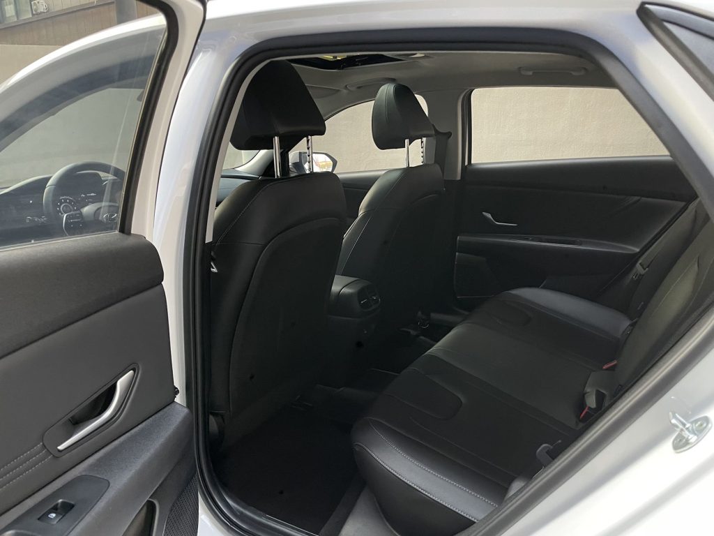 Hyundai Elantra, 2022 модельный год, 1,5 л, CVT, версия LUX, стандарты выбросов - AUTO STAR