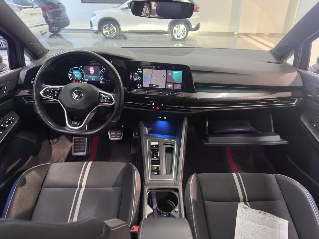 Volkswagen Golf, 2021 г. выпуска, 280TSI DSG R-Line - AUTO STAR