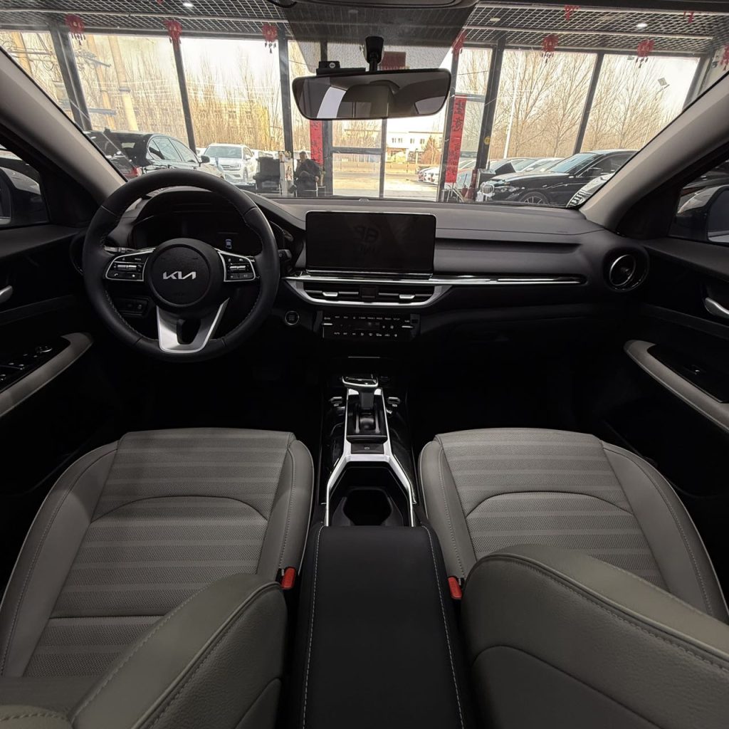 Kia K3, 2023 модельный год, 1.4T DCT, версия «Люкс» - AUTO STAR