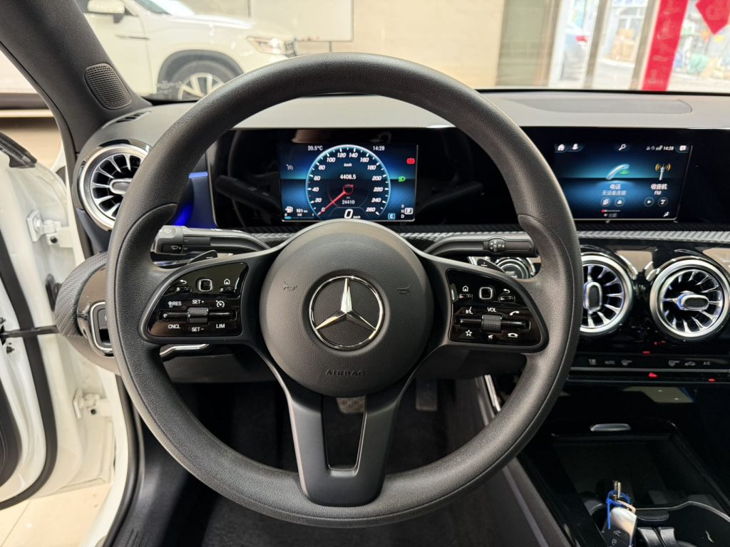 Mercedes-Benz A-класс, 2022 модельный год, A180L - AUTO STAR