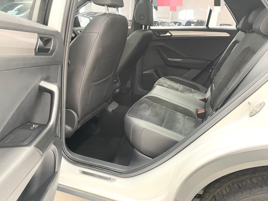 Volkswagen T-ROC 2022 модельный год 280TSI DSG Передний привод R-Line Pro PLUS - AUTO STAR