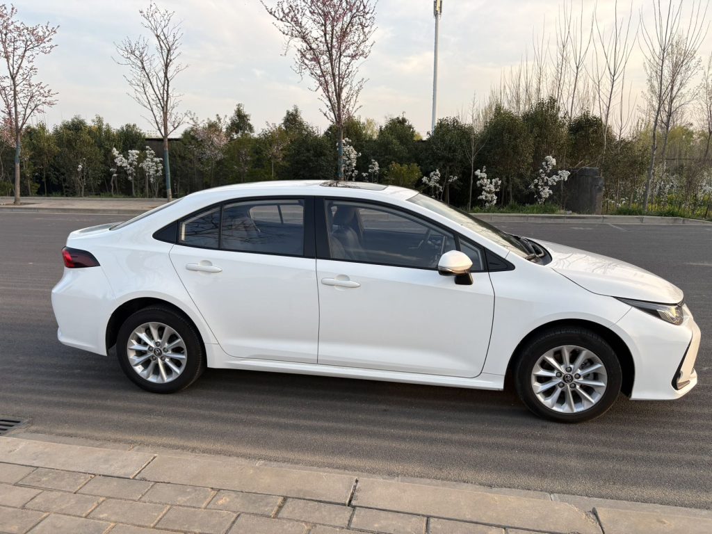 Toyota Corolla, белый, 2021 г. вып., 1.2T S-CVT Elite PLUS - AUTO STAR