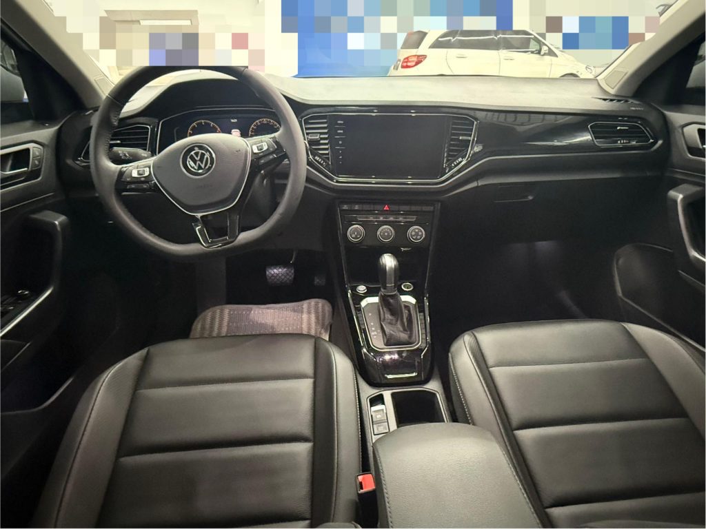 Volkswagen T-ROC, 2021 г. выпуска, 280TSI DSG, передний привод, версия «Comfort & Connect» - AUTO STAR