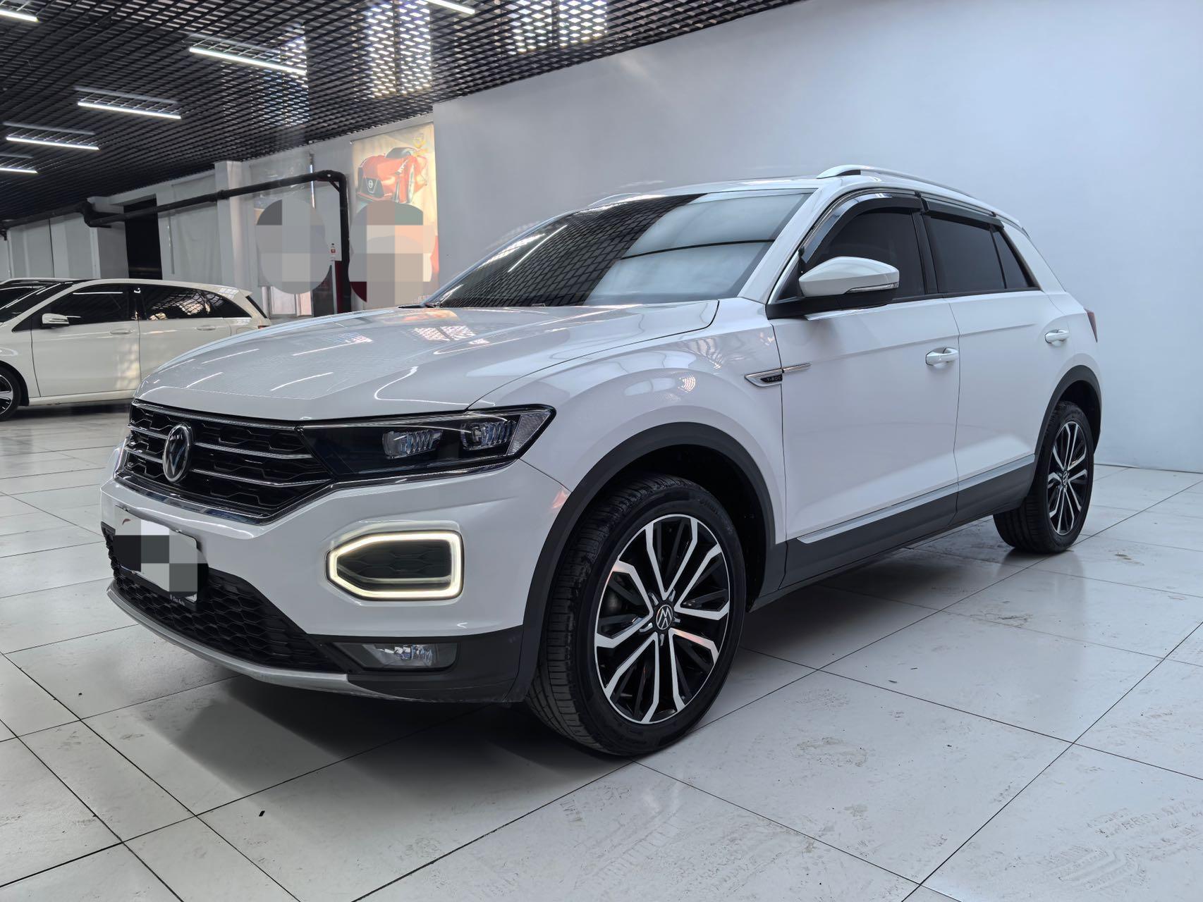 Volkswagen T-ROC,  2021 г. выпуска, 280TSI DSG, передний привод, версия «Comfort & Connect»