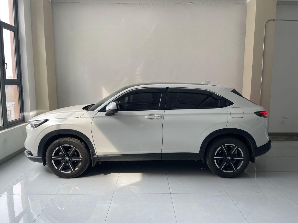 Honda Vezel, 2023 г. выпуска, 1,5 л, CVT, версия «Tech» - AUTO STAR