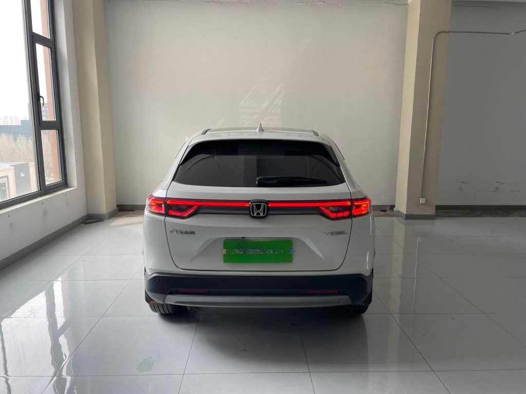 Honda Vezel, 2023 г. выпуска, 1,5 л, CVT, версия «Tech» - AUTO STAR