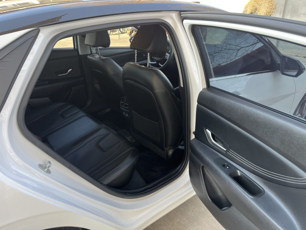 Hyundai Elantra 2022 года, 1,5 л, версия «Престиж» - AUTO STAR