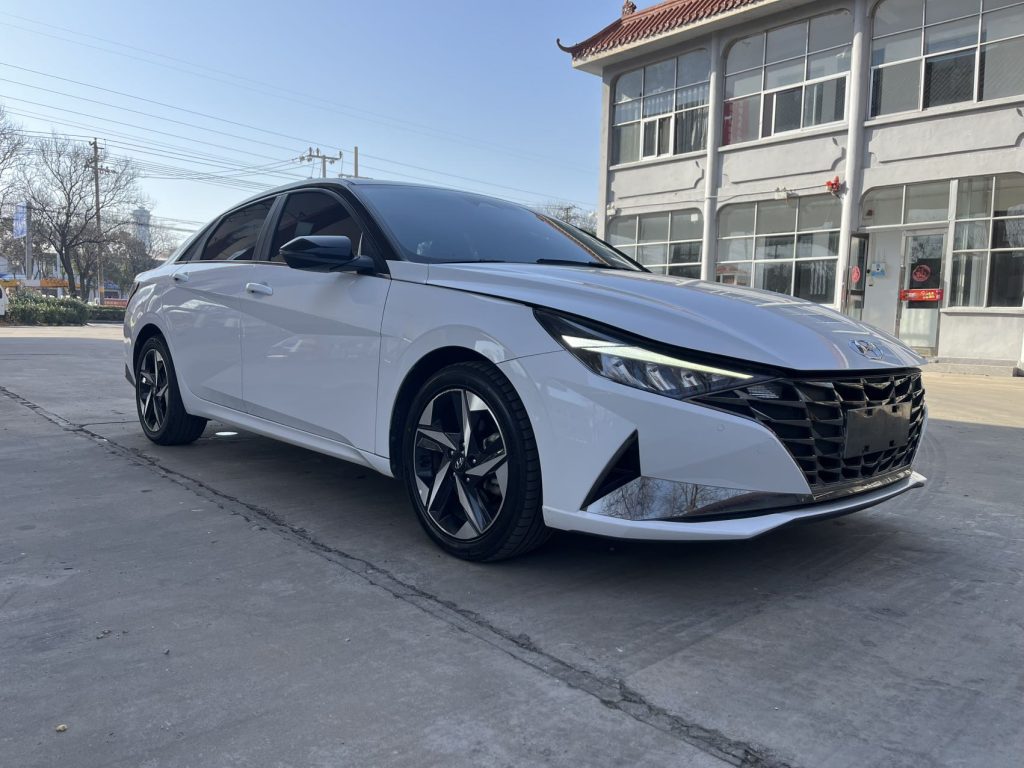Hyundai Elantra 2022 года, 1,5 л, версия «Престиж» - AUTO STAR