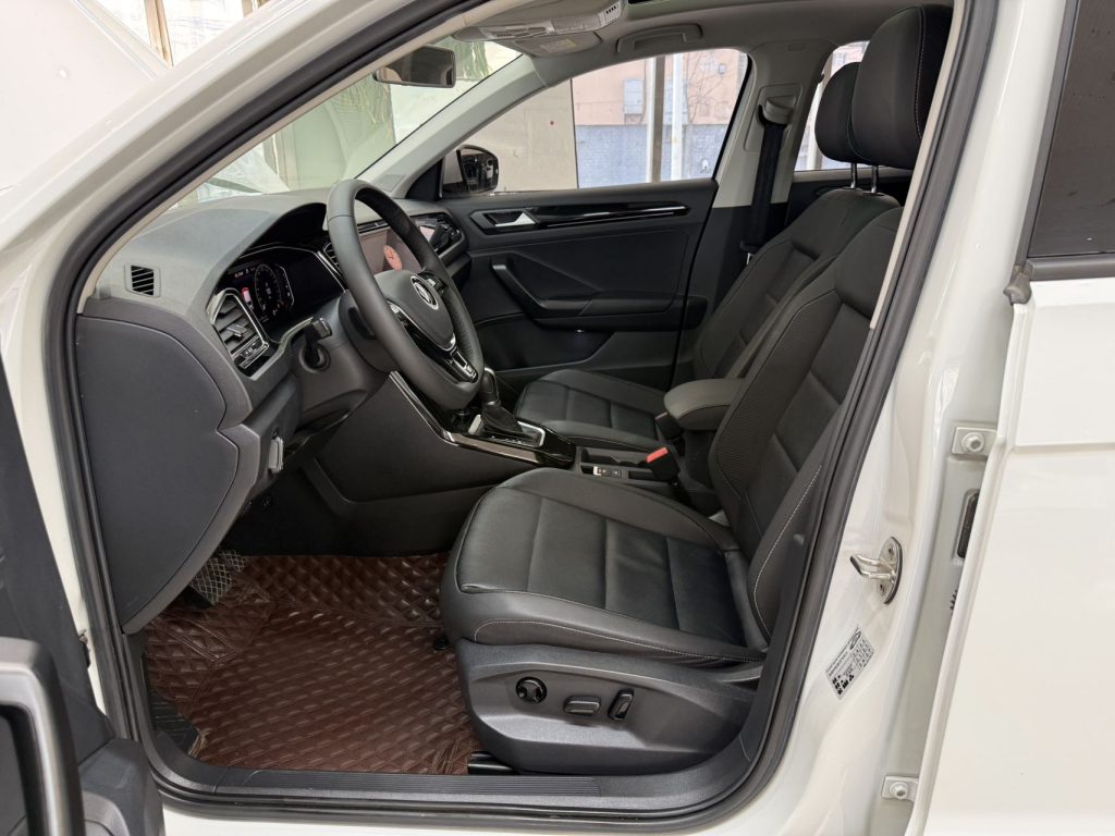 Volkswagen T-Roc 2022 модельный год 280TSI DSG 2WD Comfort Plus - AUTO STAR