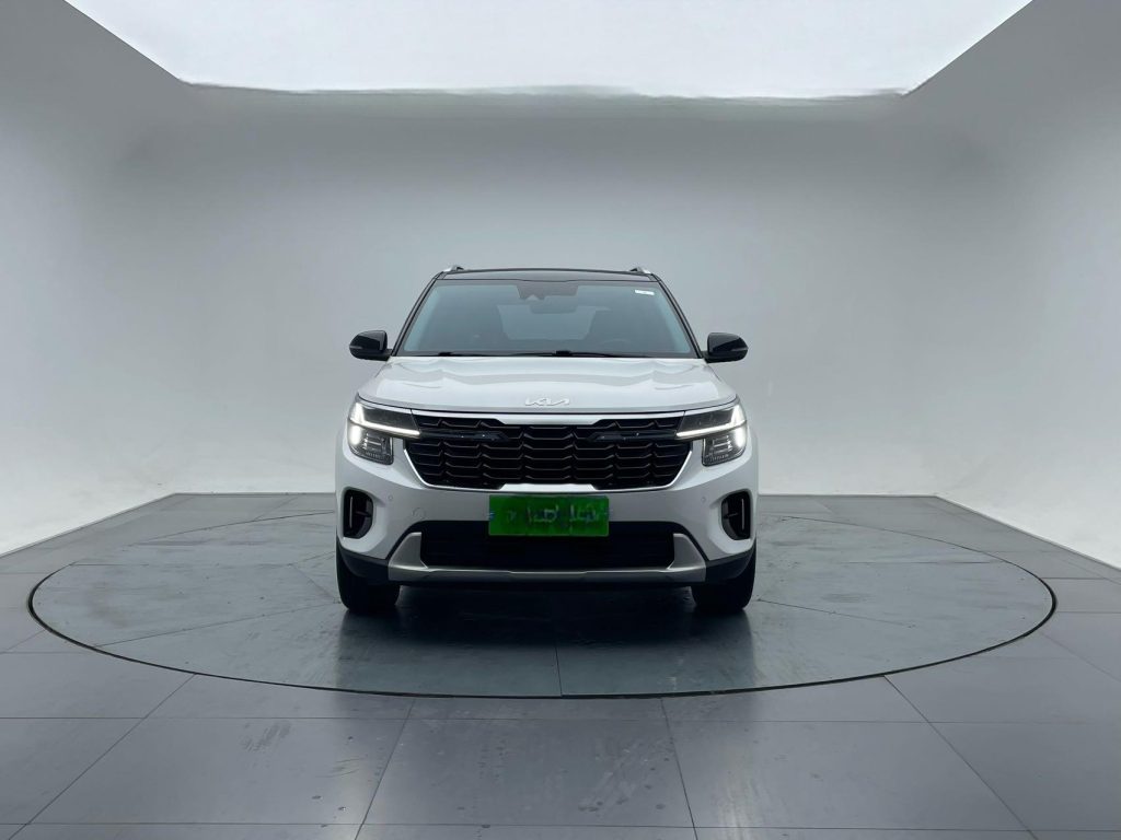 Kia Seltos, 2023 г. выпуска, 1,5 л, CVT, версия «Люкс» - AUTO STAR