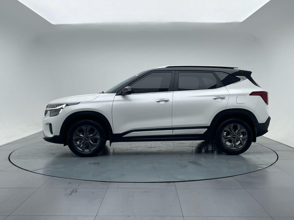 Kia Seltos, 2023 г. выпуска, 1,5 л, CVT, версия «Люкс» - AUTO STAR