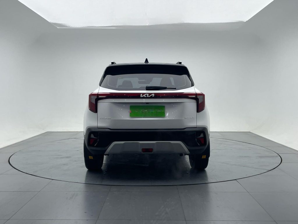 Kia Seltos, 2023 г. выпуска, 1,5 л, CVT, версия «Люкс» - AUTO STAR