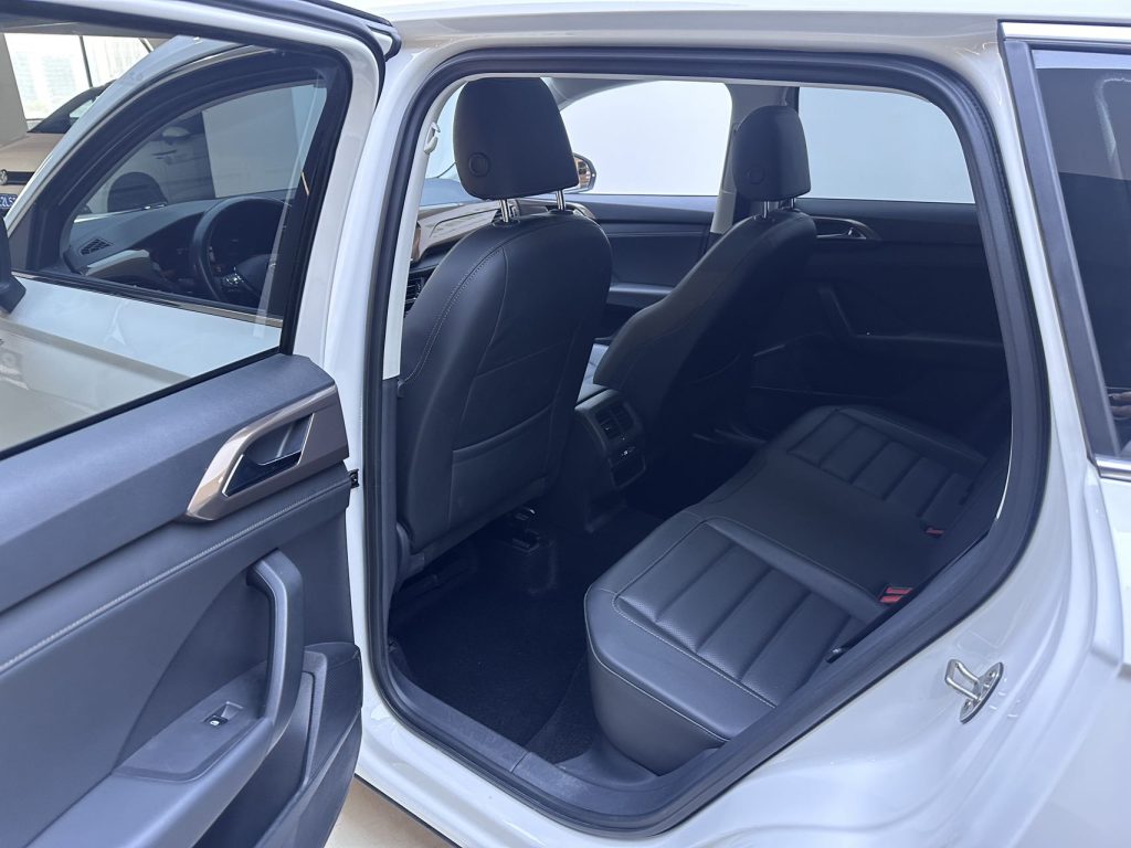 Volkswagen THAUR, 2022 г. выпуска, 280TSI, передний привод, версия «Люкс» - AUTO STAR