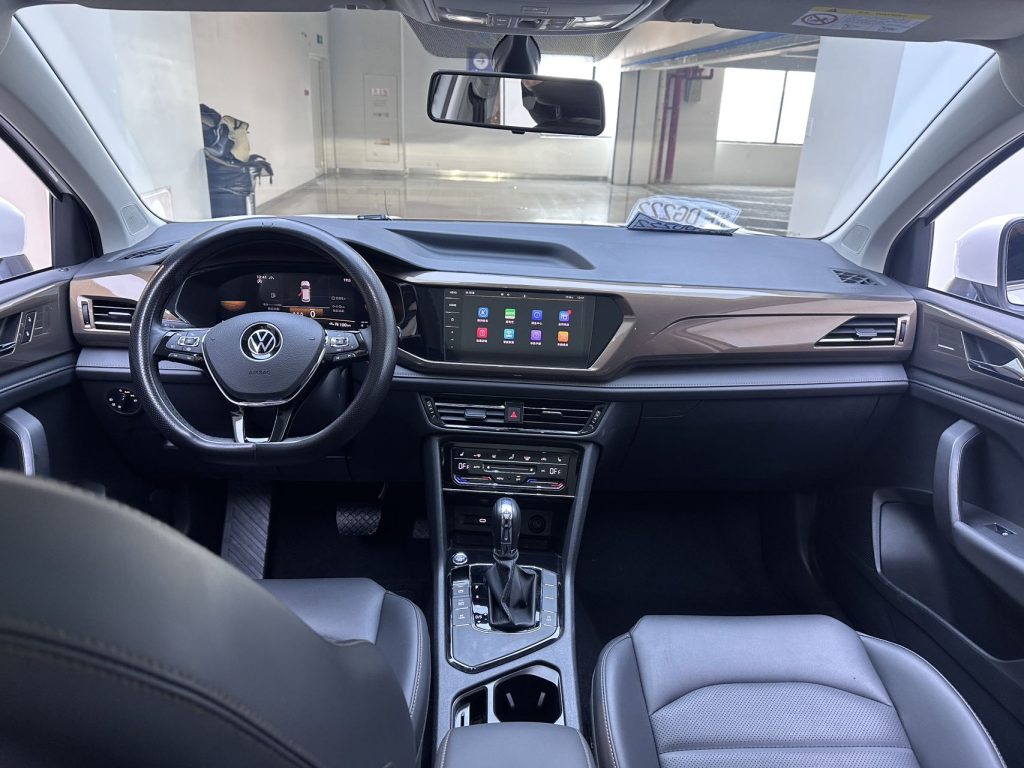 Volkswagen THAUR, 2022 г. выпуска, 280TSI, передний привод, версия «Люкс» - AUTO STAR