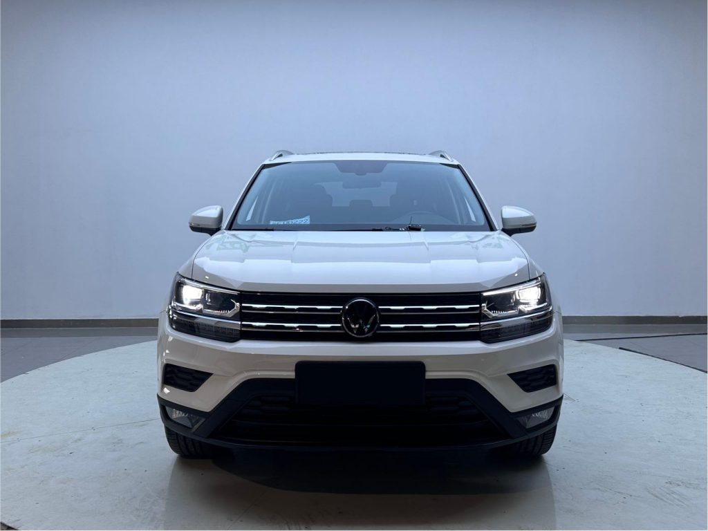 Volkswagen THAUR, 2022 г. выпуска, 280TSI, передний привод, версия «Люкс» - AUTO STAR