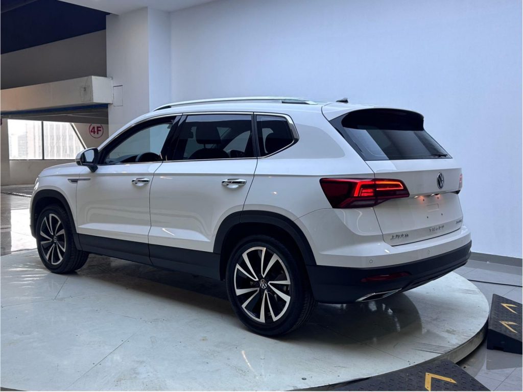 Volkswagen THAUR, 2022 г. выпуска, 280TSI, передний привод, версия «Люкс» - AUTO STAR