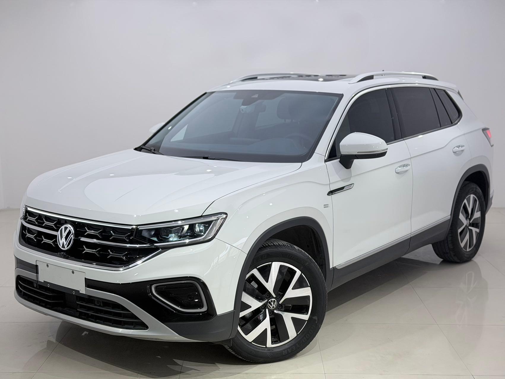 TARRON 2023 года,  280TSI, передний привод, версия «Luxury PLUS Advanced»