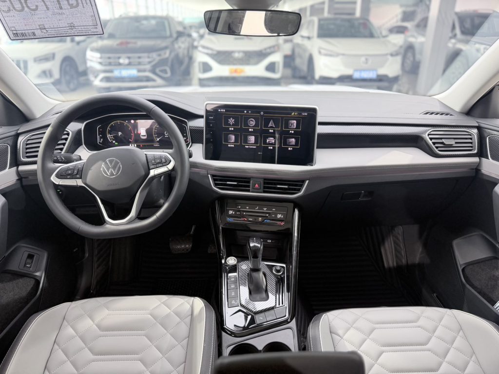 TARRON 2023 года, 280TSI, передний привод, версия «Luxury PLUS Advanced» - AUTO STAR