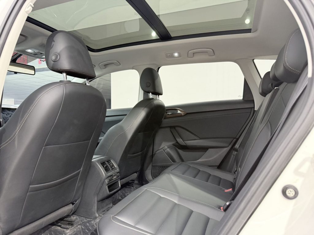 THARU 2022 года, 280TSI, передний привод, версия «Люкс» - AUTO STAR