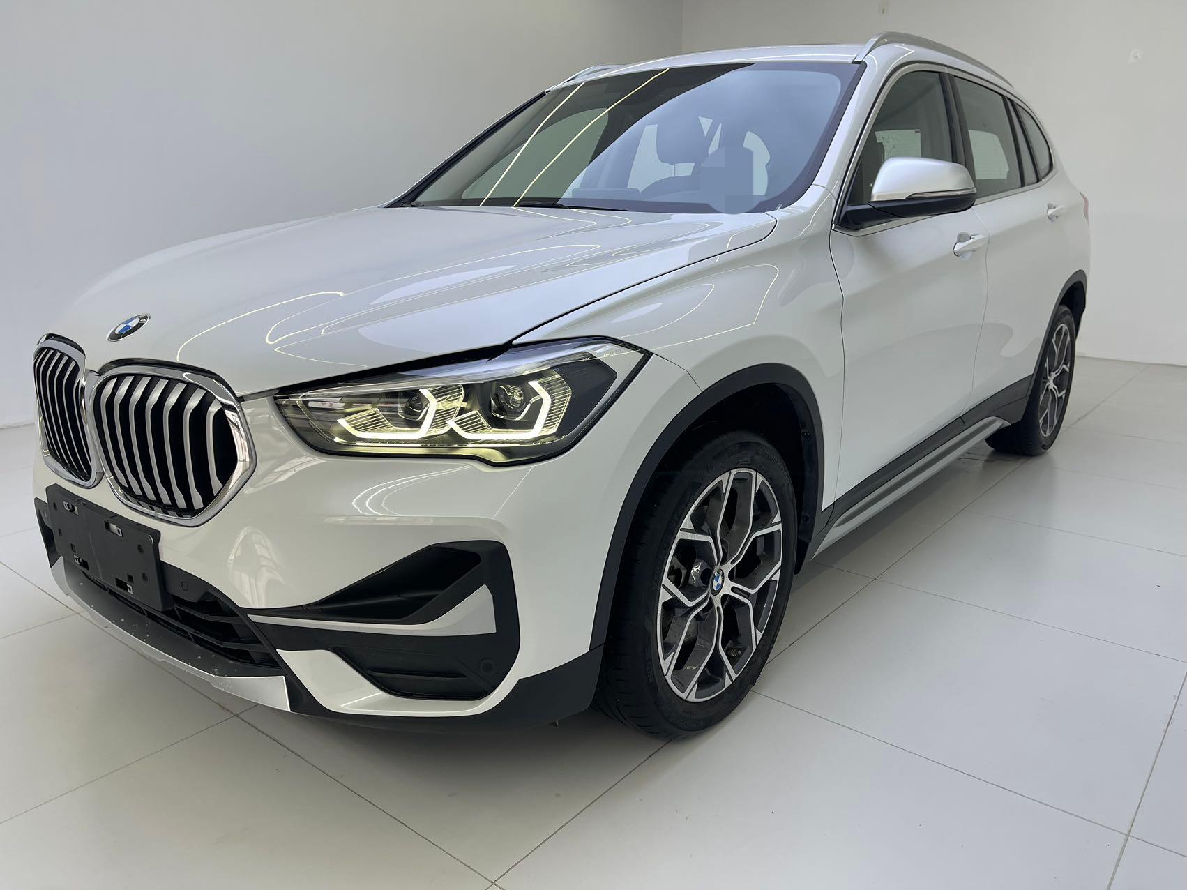 BMW X1 2022 модельного года sDrive20Li версия «Luxury»