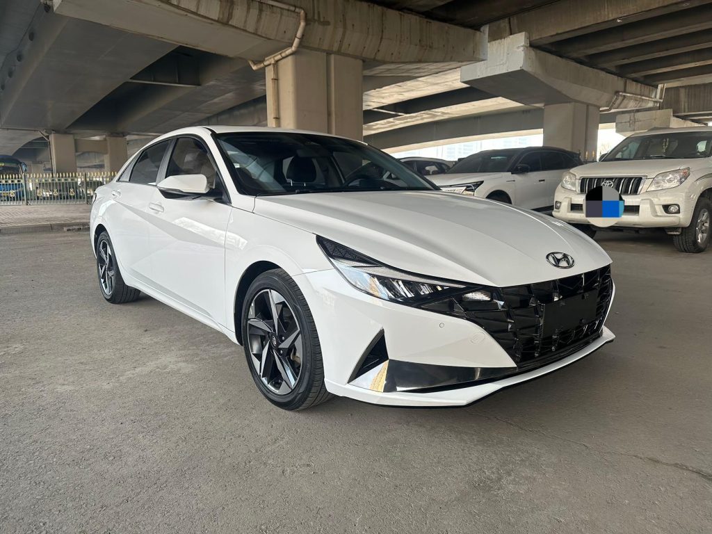 Hyundai Elantra, 2022 модельный год, 1,5 л, CVT, версия LUX - AUTO STAR