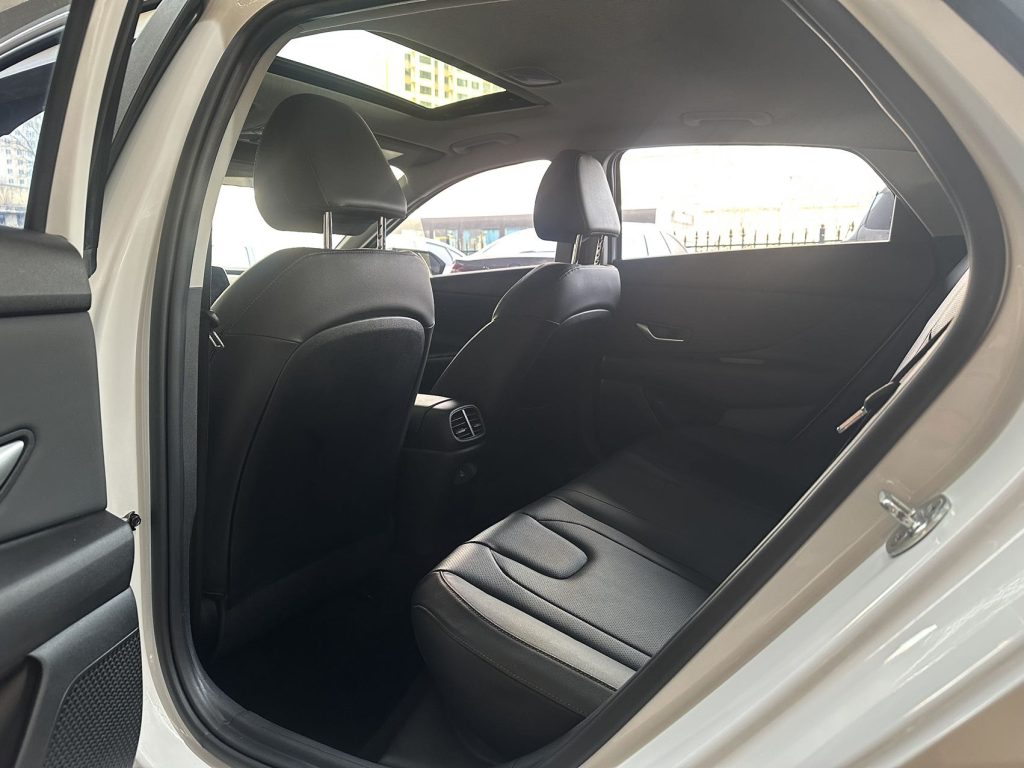 Hyundai Elantra, 2022 модельный год, 1,5 л, CVT, версия LUX - AUTO STAR
