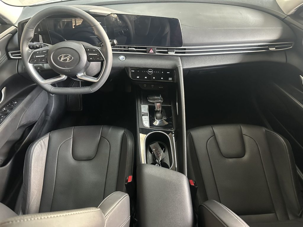 Hyundai Elantra, 2022 модельный год, 1,5 л, CVT, версия LUX - AUTO STAR