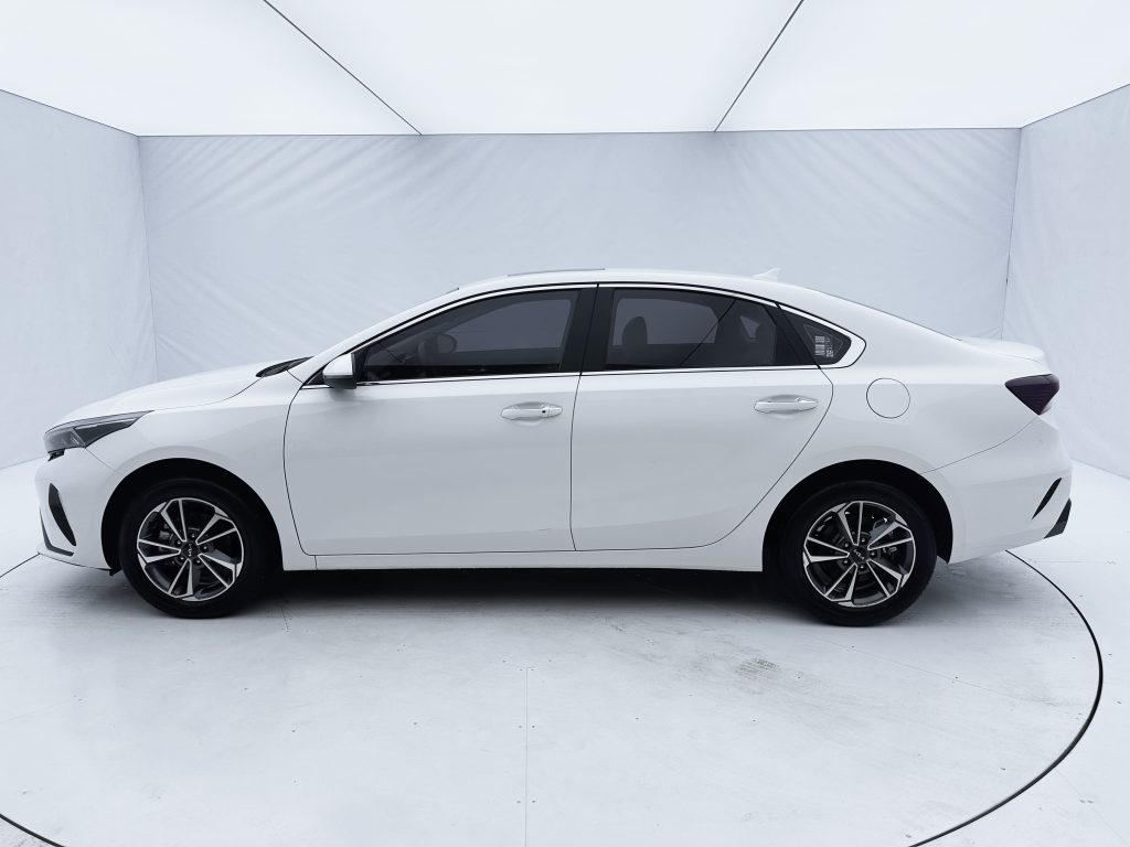 Kia K3, 2023 модельный год, 1,5 л, CVT, версия «Люкс» - AUTO STAR