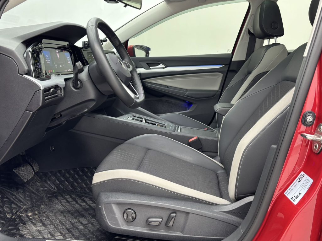 Volkswagen Golf 2023 года, обновленная версия 280TSI DSG PRO - AUTO STAR